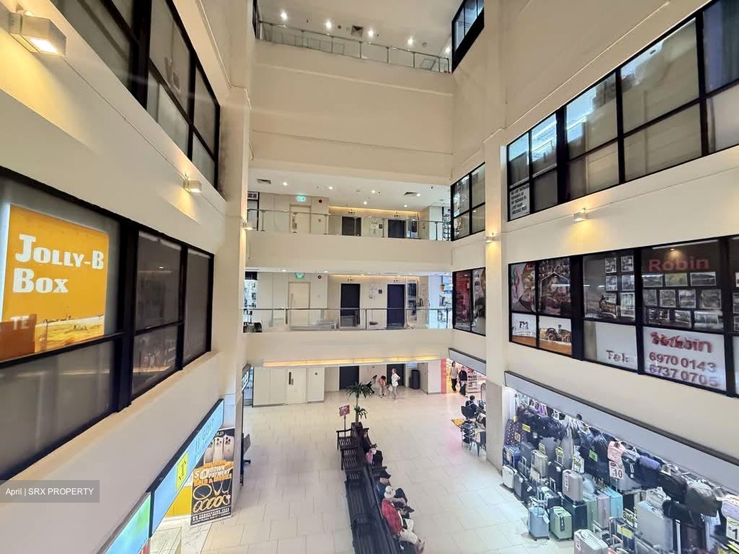 Lucky Plaza (D9), Shop House #538677911